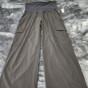 Old Navy Maternity Cargo Pants New With Tags!!